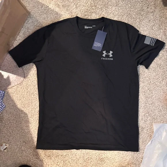 NWT Under Armour Men’s T-Shirt Black Size Large - Picture 1 of 6